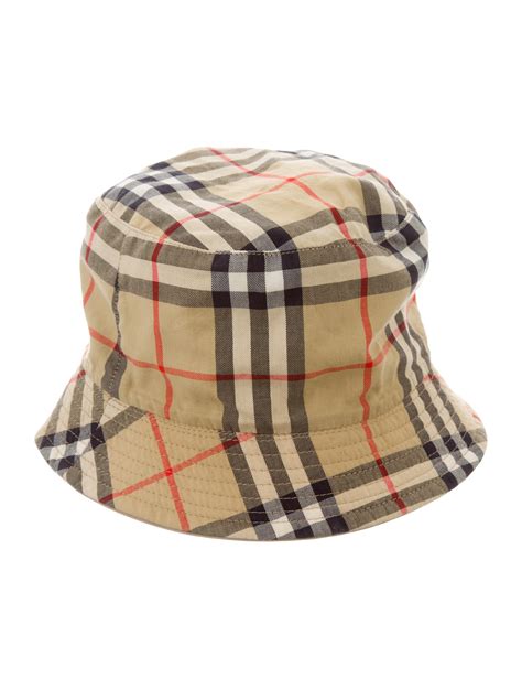 burberry reversible bucket hat.